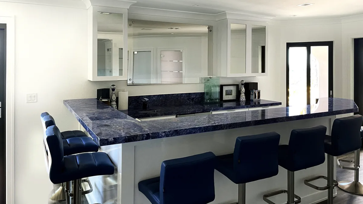 Glass and Aluminum Manufacturers in Deep Ellum