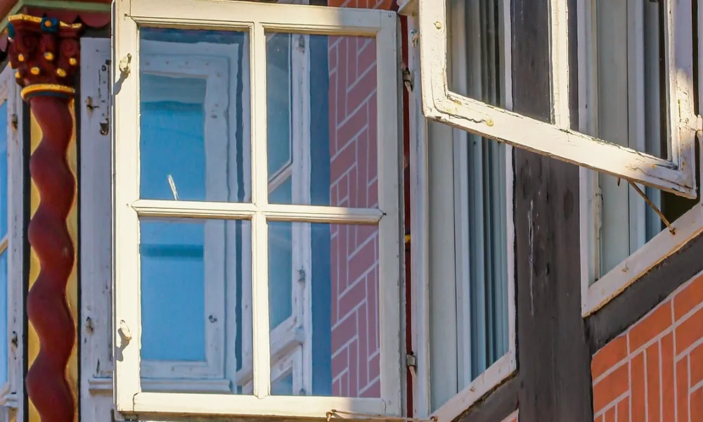 Complete Guide to Casement Windows: Benefits, Uses, Materials, and How to Choose the Right One
