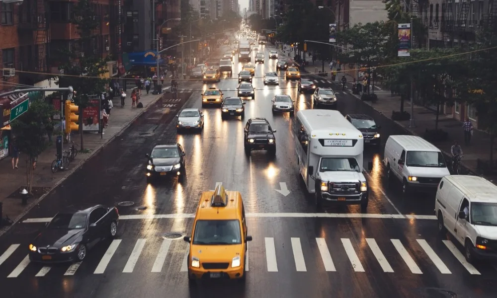 Glass and Aluminum Solutions for Buildings Exposed to Traffic and Urban Activity